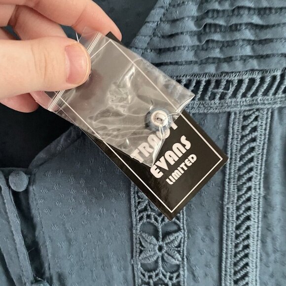 Tracy Evans Limited Wmn XS Blue Embroidered Tie/Button Front L/Sleeve Blouse NWT - Picture 9 of 12